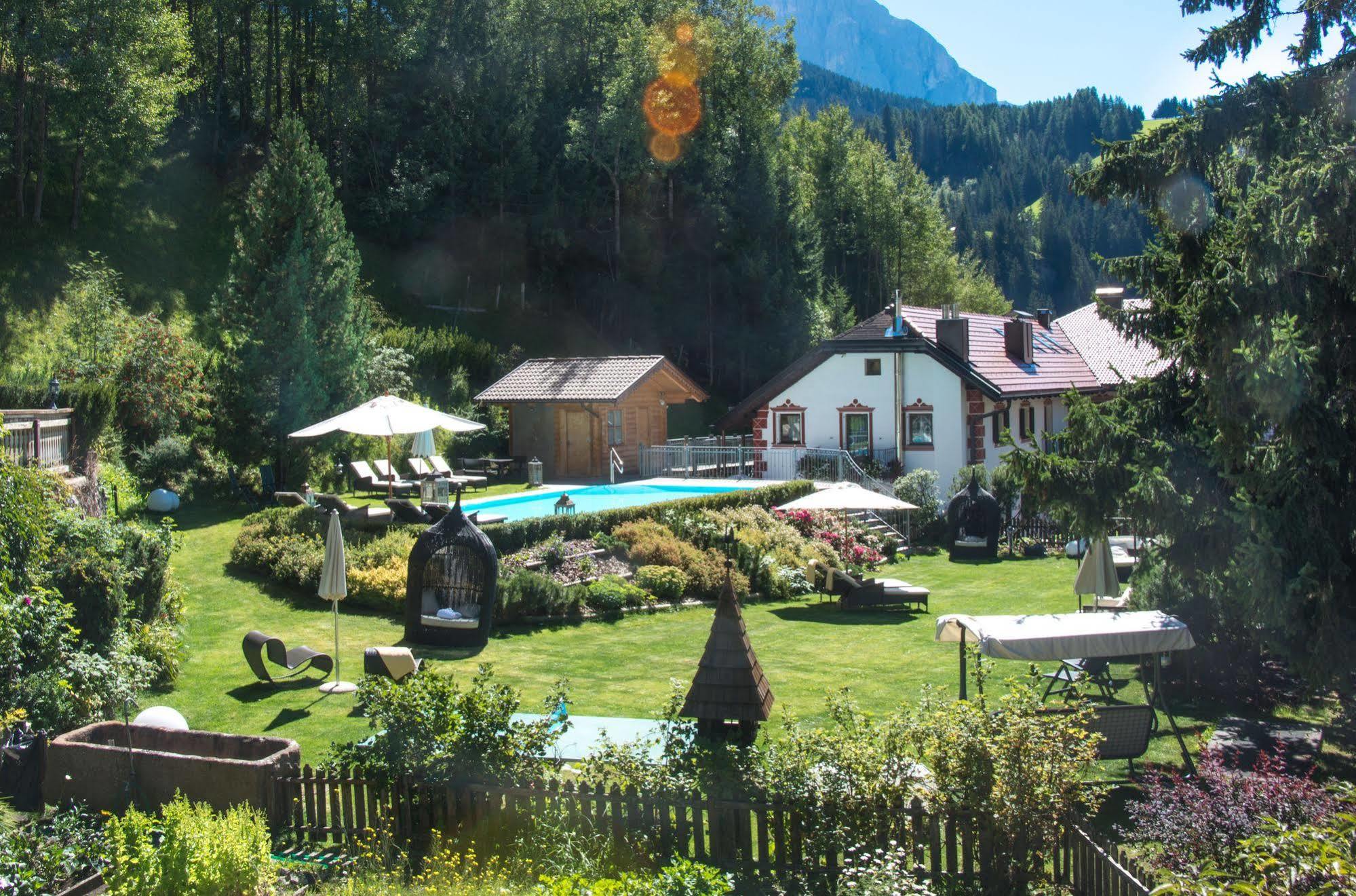 玛西亚科尼精品时尚酒店 Santa Cristina Val Gardena 外观 照片